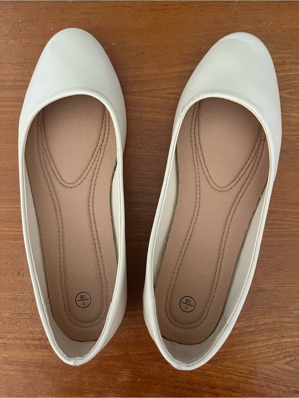 Women’s Classic White Ballet Flats - Unbranded